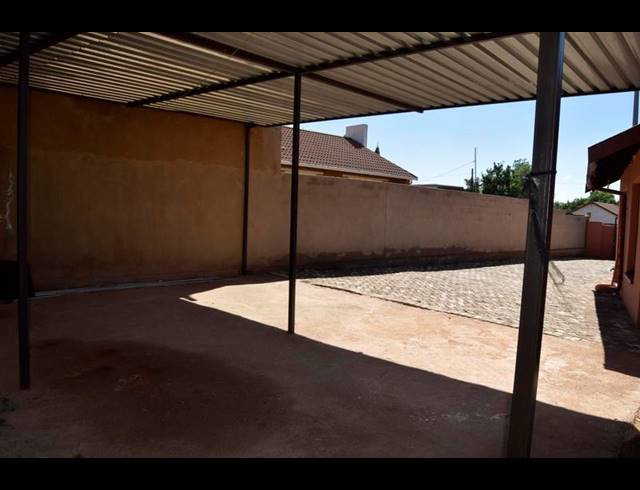 3 BEDROOM HOUSE FOR SALE IN DOBSONVILLE EXT 3